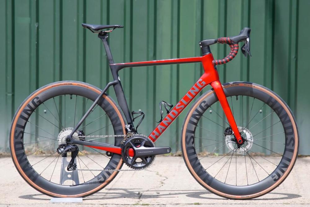 The Handsling A1R0evo