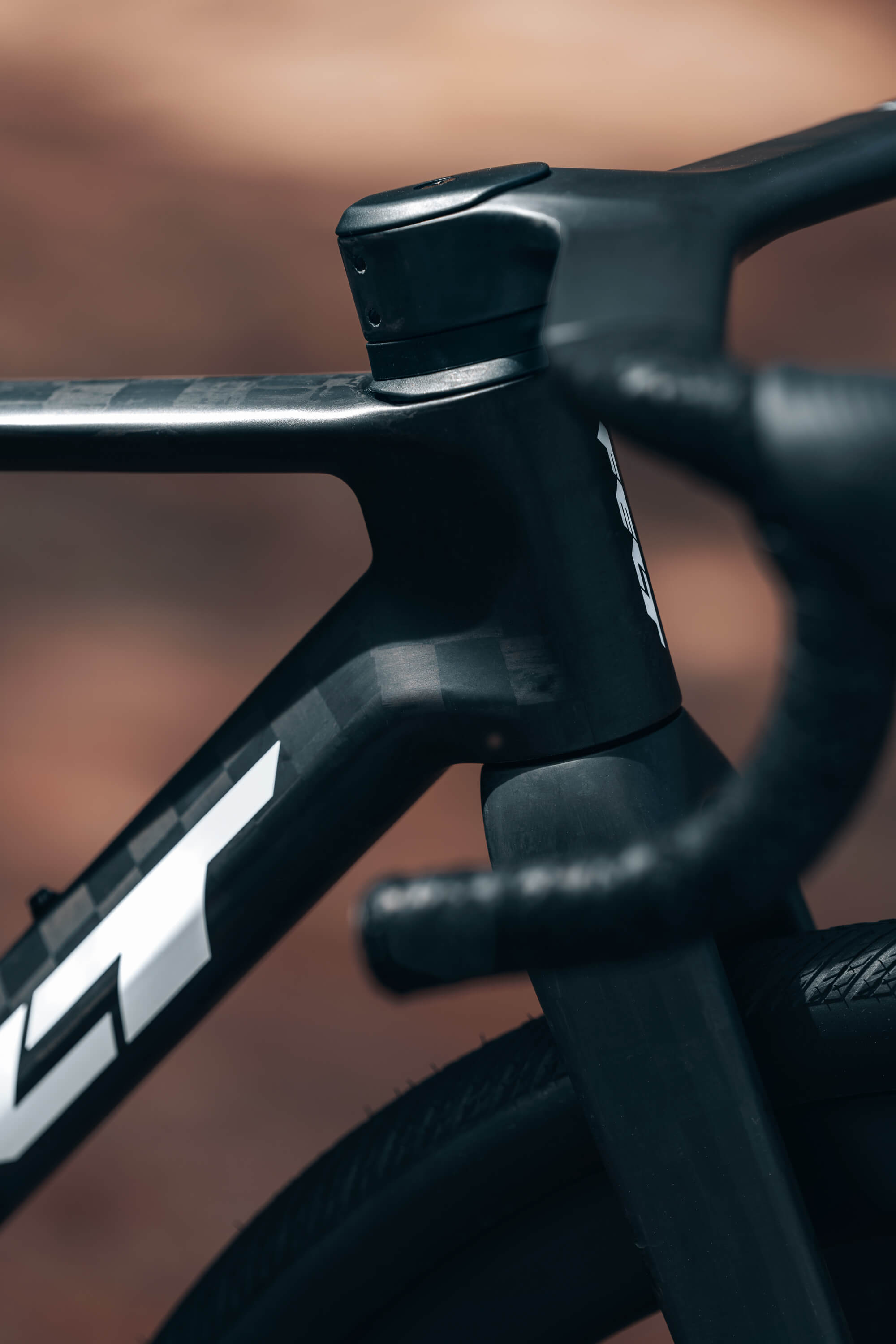 FELT Breed front side profile