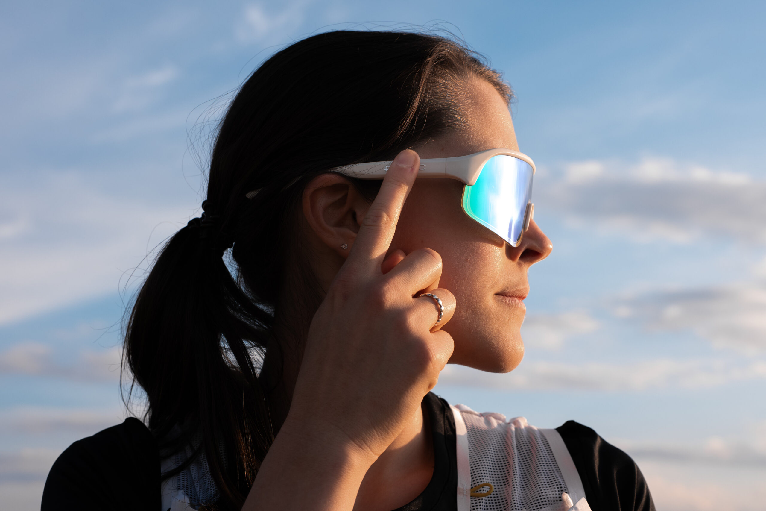 POVEC C1 Electrochromic Sunglasses Bring Instant Tint Control to Performance Cycling
